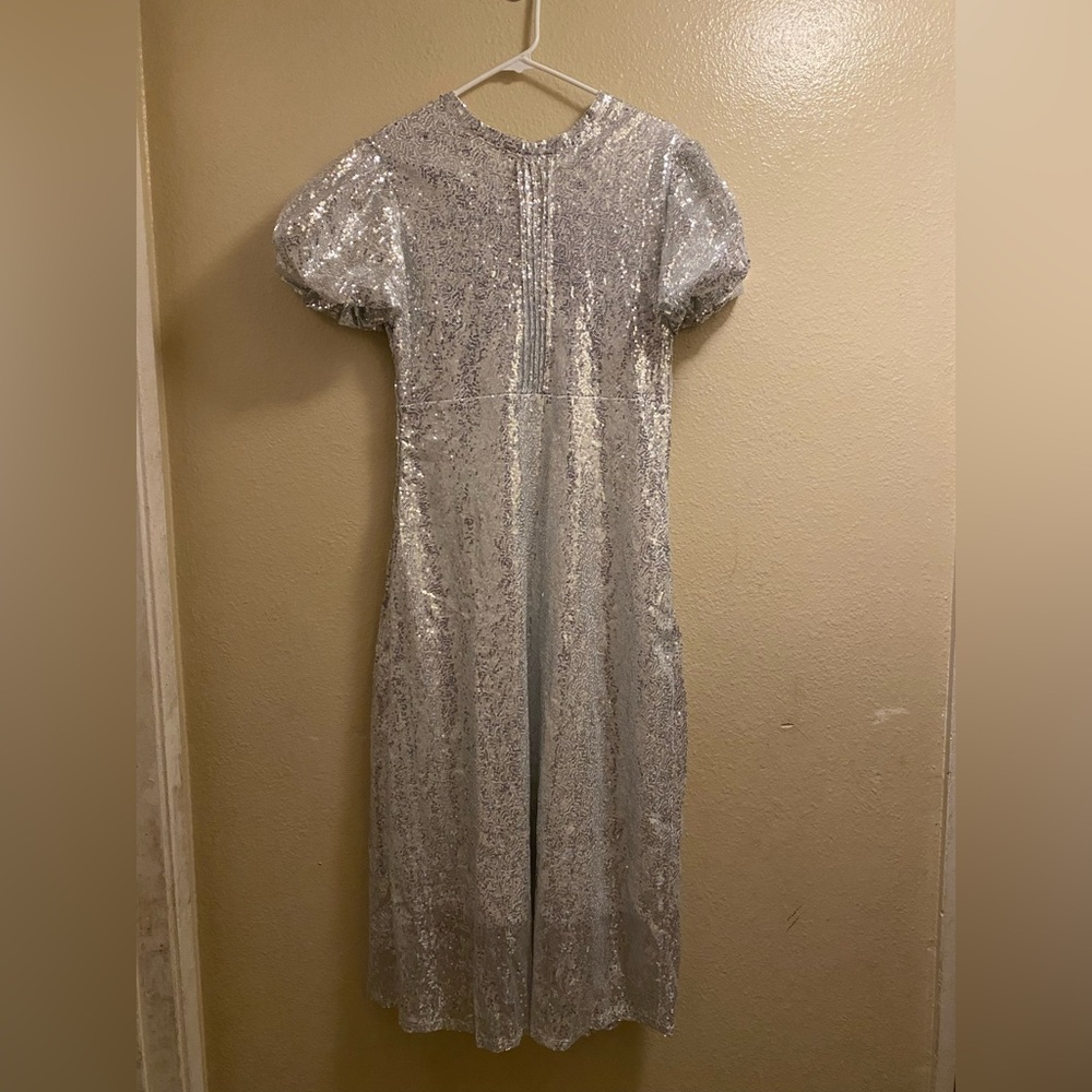 B16-Brand New Elegant Silver Sequin Dress size Medium